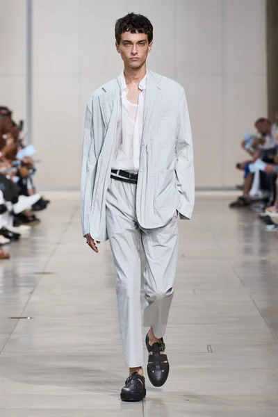 Look 2